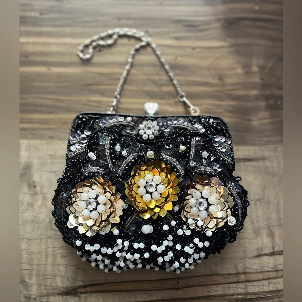Elegant Black‎ Evening Bag Great Detail Beading. Beautiful!